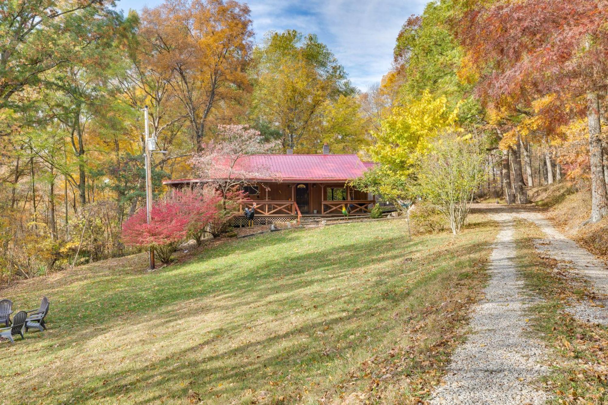 French Lick Getaway With Deck, Grill And Fire Pit!ヴィラ エクステリア 写真