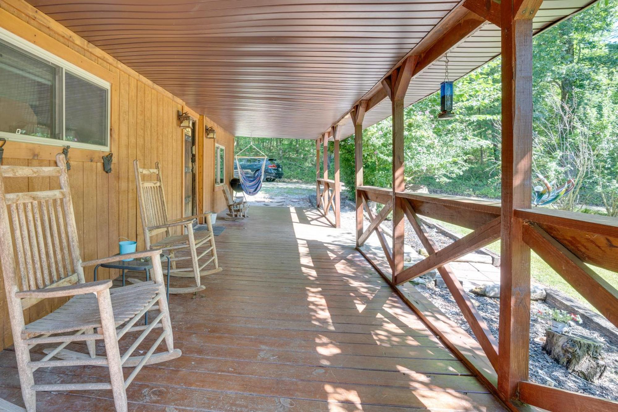 French Lick Getaway With Deck, Grill And Fire Pit!ヴィラ エクステリア 写真
